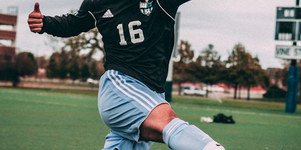 2016年欧洲杯决赛葡萄牙加时赛击败法国队夺冠